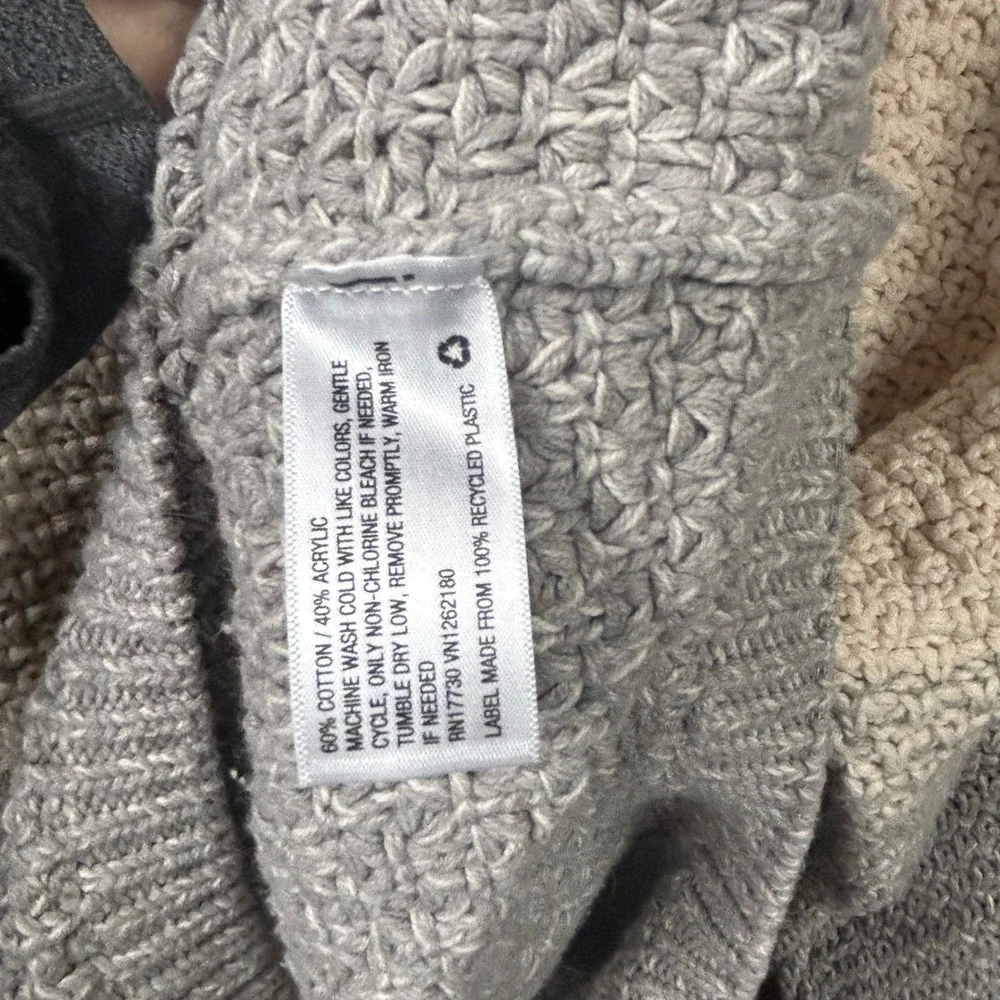 Universal Thread Medium Ombre Cream unisex Sweater Long‎ Sleeve Crocheted